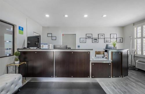 Fairfax District Hotel | SureStay Hotel by Best Western Beverly Hills West LA