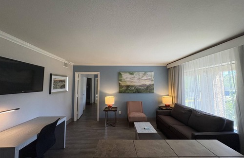 North Mountain Hotel | SureStay InnSuites Phoenix Hotel & Suites by Best Western