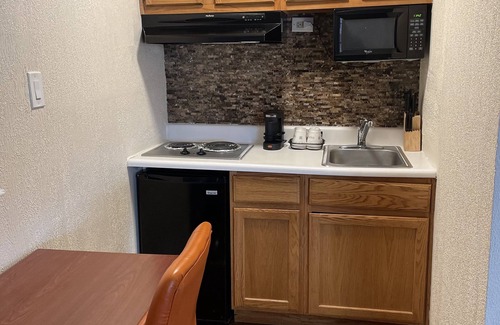 Woodbury Hotel | SureStay Plus by Best Western Woodbury Inn