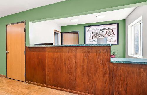 Bettendorf Hotel | SureStay Plus Hotel by Best Western Bettendorf