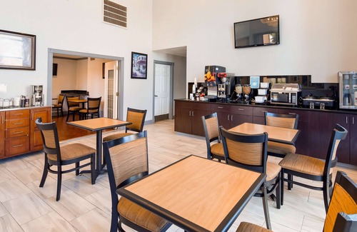 Hammond Hotel | SureStay Plus Hotel by Best Western Hammond