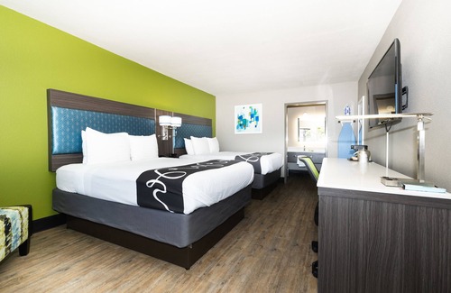 Point Richmond Hotel | SureStay Plus Hotel by Best Western Point Richmond