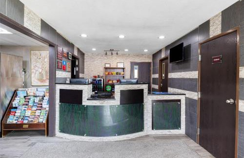 Kearney Hotel | SureStay Plus Hotel by Best Western Kearney