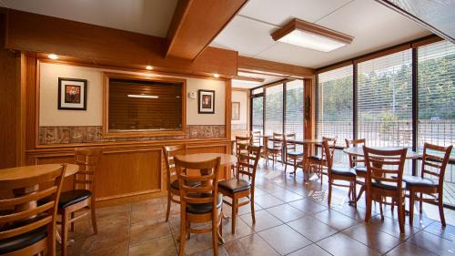 Poteau Hotel | SureStay Plus Hotel by Best Western Poteau