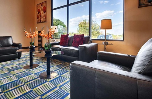 Roanoke Rapids Hotel | SureStay Plus Hotel by Best Western Roanoke Rapids I-95