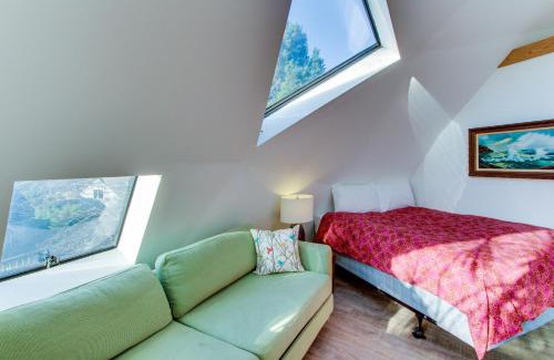 Otter Rock House | Surf Dome at Otter Rock