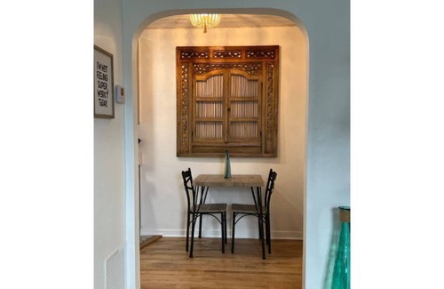 Mango Groves Cottage | Surf Out our Beachy Cottage-King Bed w/Private Fenced Patio