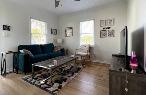 Mango Groves Cottage | Surf Out our Beachy Cottage-King Bed w/Private Fenced Patio