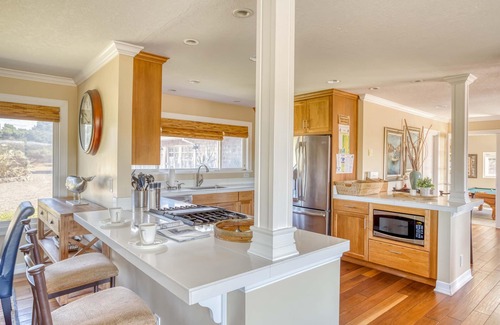 Warrenton House | Surf Pines Retreat- Oceanfront, Beach Access, Game Room, AC