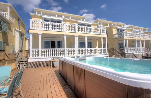 Silver Sands Beach Villa | Surf Song - Beachfront Home With Swimspa!