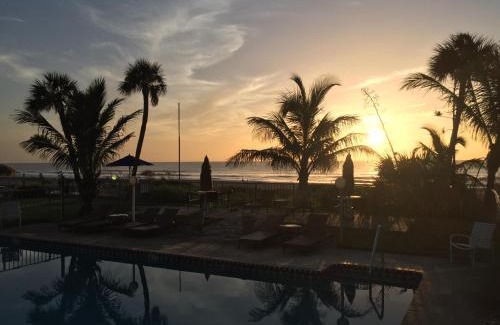Cocoa Beach Apartment | Surf Studio Beach Resort