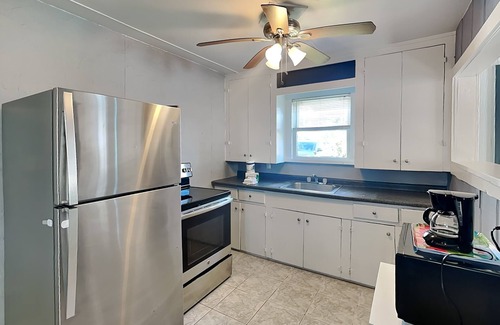 Surfside Beach House | Surfside Escape | Pet-Friendly + Pool Access!