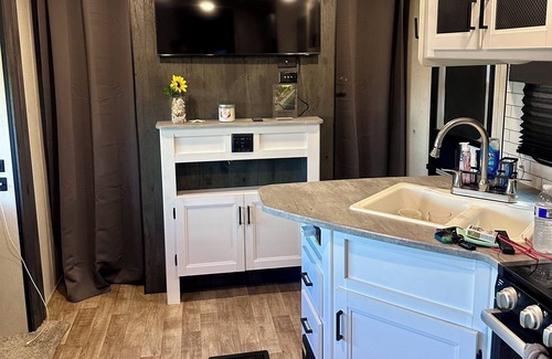 Surfside Beach House | Surfside Scalawag Hideout - 2-Bedroom Getaway - Surfside Beach