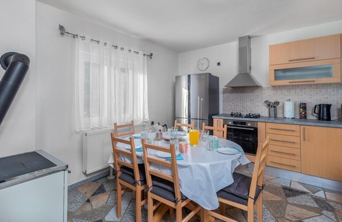 Senj House | Surrounded by idyllic countryside, this cozy cottage welcomes you near the town of Senj.