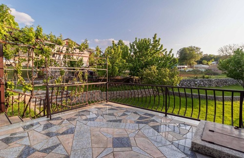 Senj House | Surrounded by idyllic countryside, this cozy cottage welcomes you near the town of Senj.