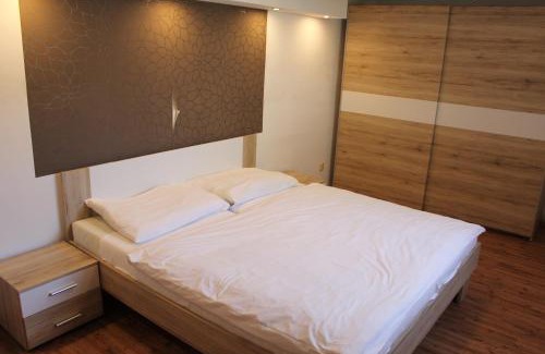 Piestany Apartment | Suterénový apartmán v centre