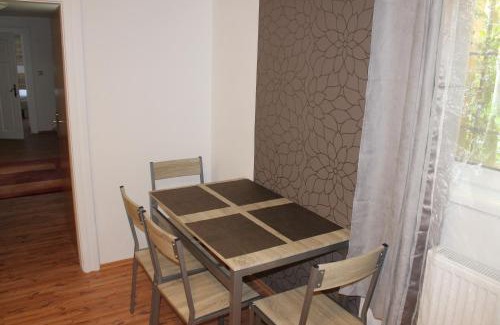 Piestany Apartment | Suterénový apartmán v centre