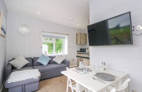 Sutton Weaver Cottage | Sutton Fields Chalet