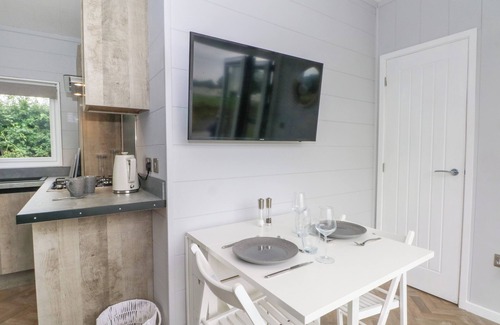 Sutton Weaver Cottage | Sutton Fields Chalet