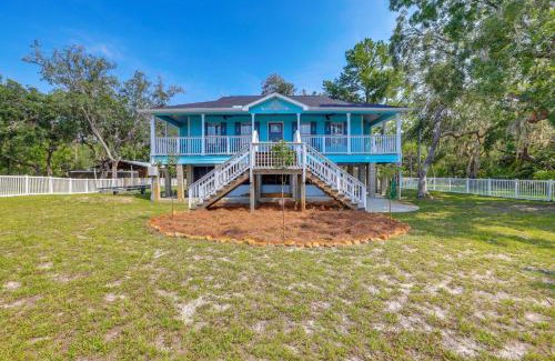 Fanning Springs House | Suwannee River Retreat Dock and Screened Porch!