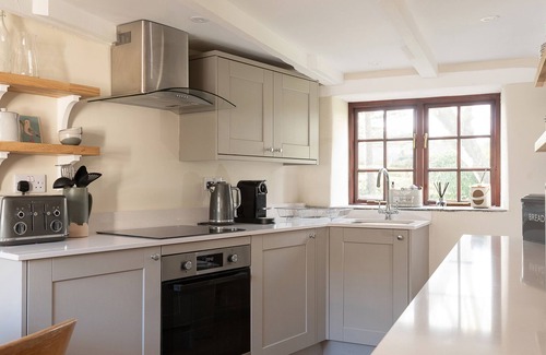 Port Isaac Cottage | SWALLOW COTTAGE, pet friendly, with open fire in Port Isaac