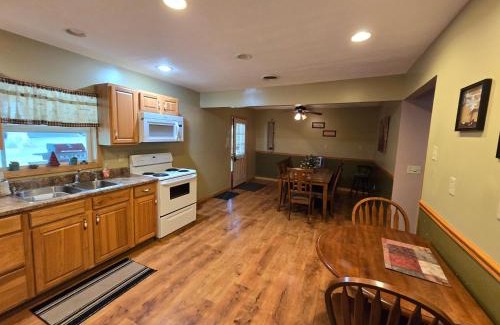 Oakland House | Swallow Falls Cabin 4