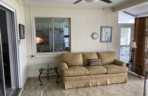 Sun City Center House | Swan Lake House in Sun City Center with 60' Screened Lanai