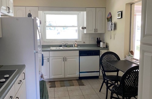 Sun City Center House | Swan Lake House in Sun City Center with 60' Screened Lanai