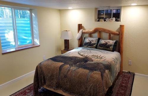 Evergreen Apartment | Swan Mountain View-Private Basement Suite/10 acres