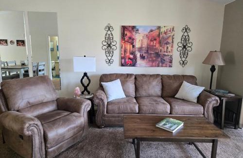 Table Rock Apartment | Swan's Couples Getaway Condo