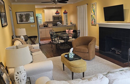 Palm Beach - West Palm Beach House | Swank Cottage, walk to restaurants!