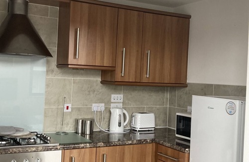 Castle Apartment | SWANSEA, Marina View & Arena View, Nr City & 3 Mins to Beach