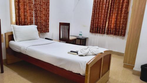 Mylapore Tiruvallikk Bed & Breakfast | Swarna Sudarshan Service Apartment @ Adyar chennai