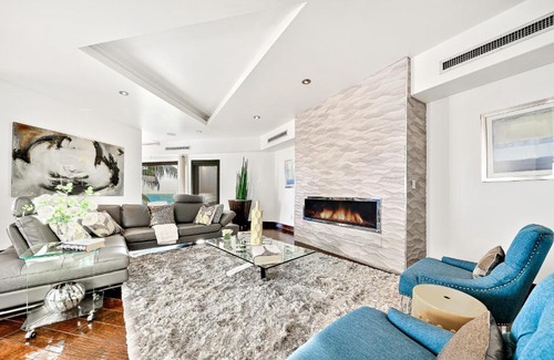 La Jolla Mesa House | Sweeping Sunsets