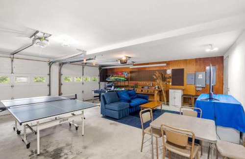 North Chatham House | Sweeping Views Minutes to Beach