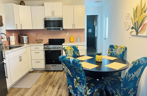 Surfside Beach House | Sweet Beach House!