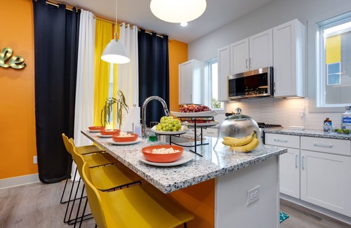 Talbot's Corner House | Sweet Beat by ES ★ 4/4 ★ 13 Beds ★ Rooftop ★ HUGE