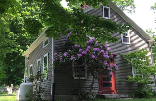 Cornwall Bridge House | Sweet Beehive Cottage/Berkshire foothills. MONTHLY RENTAL/minimum 15 days