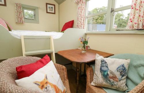 Llanfihangel Tal-y-llyn House | Sweet Briar Shepherds Hut
