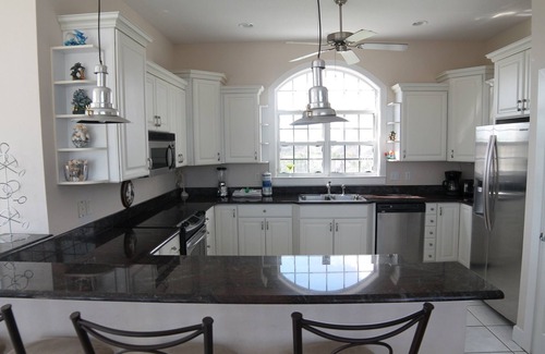 Painters Hill House | Sweet Dreams, 6 Bedrooms, Ocean View, Private Pool, Yard, Pool Table