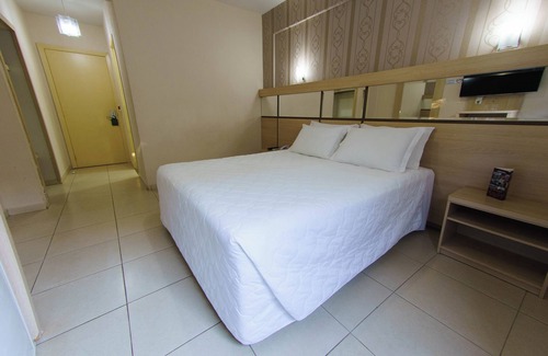 Foz do Iguacu City Centre Hotel | Sweet Escape: Modern Double Stay Close to Dining & Local Hotspots