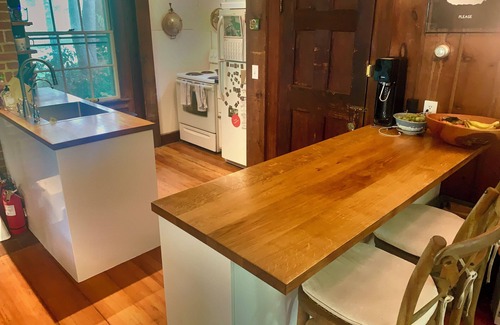 Yarmouth Port Cottage | Sweet historic cottage on Cape Cod's north shore near beaches, pond, restaurants