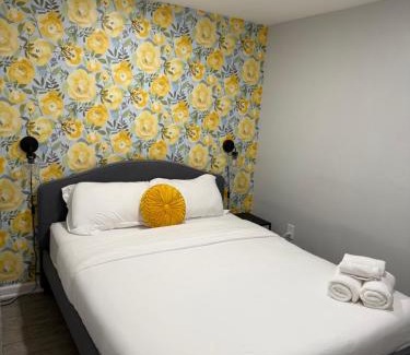 Communipaw Apartment | Sweet Home - 20 minutes to NYC