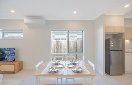 Griffin House | Sweet Home in Griffin, brand new & Spacious, 10 min to North Lake Westfield