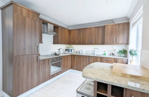 Chichester Cottage | Sweetpea Cottage - a cottage that sleeps 4 guests in 2 bedrooms