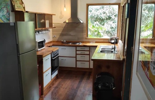 Upper Burringbar House | Sweetwater Cottage. A mountain escape. Near the Rail trail for bikes.