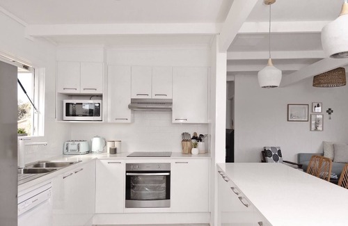 Culburra Beach House | Swell - Pet Friendly - 2 Mins Walk to Beach