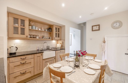 Bewerley Cottage | SWIFT COTTAGE, family friendly, with open fire in Pateley Bridge