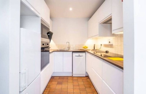 Norwich House | Swift Host | 1 bed House | Parking | Lots of space