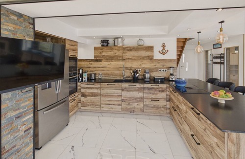 Penmarch Ski Chalet | Swimming pool, jacuzzi and large terrace for 7